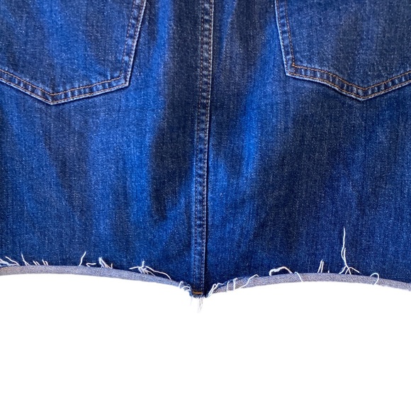 Madewell Stretch Step Hem Straight Frayed Denim Mini Skirt - 29 - Picture 10 of 16